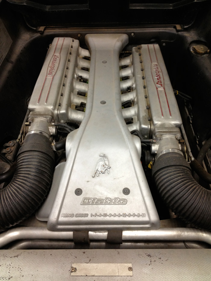 lamborghini-diablo-engine